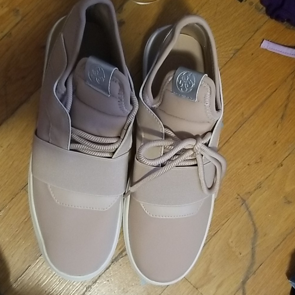 Pink shoes